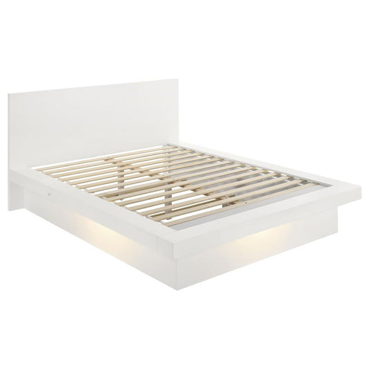 Jessica White Eastern King Bed 202990KE