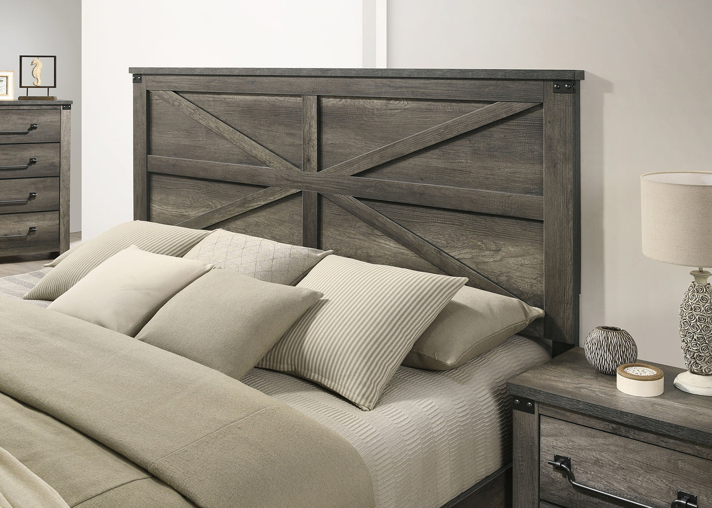 Britonale Rustic Gray Queen Bed FM7218GY