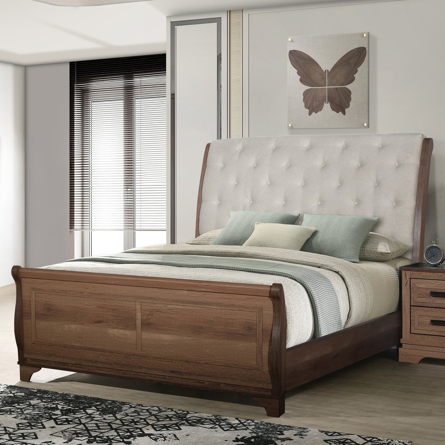 Coventry Hall Queen Bed B1828-300