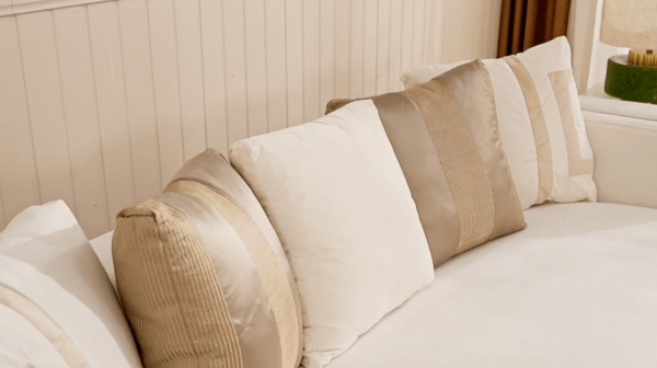 Homey Design 2131 White Upholstery Set