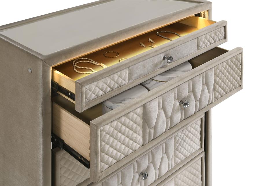 Lorient 222665 Ivory & Camel Chest