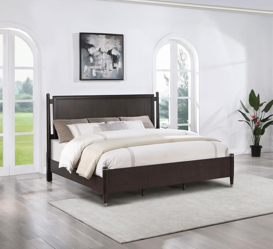 Emberlyn Queen Poster Bed 223061Q