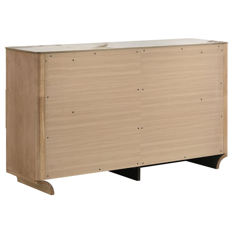 Leanne King 4 Pc Light Oak Bedroom Set