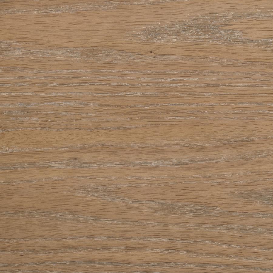 Leanne King 4 Pc Light Oak Bedroom Set