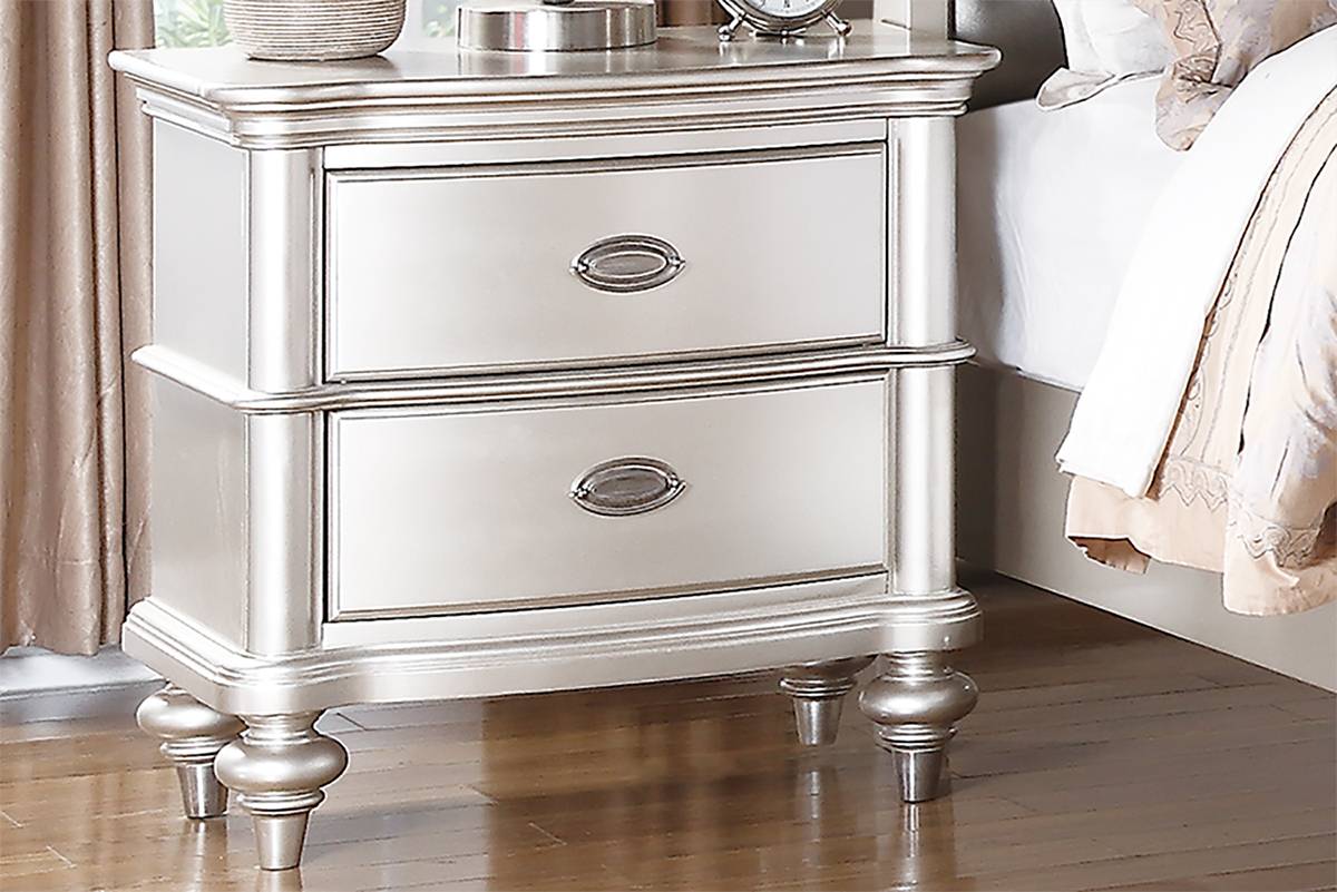 Poundex F9464 Silver 4 Pc Bedroom Set