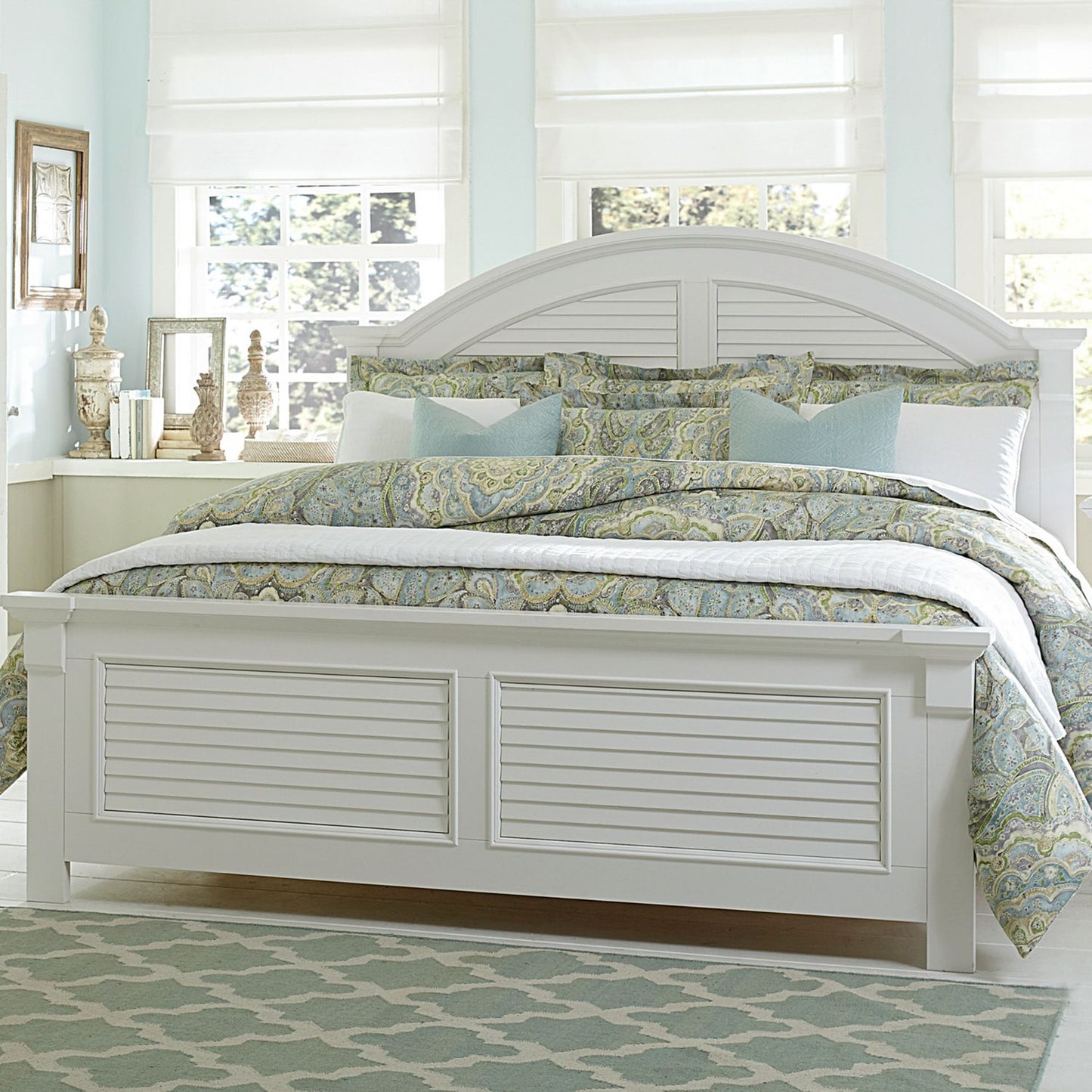 Summer House Oyster White Bedroom Collection