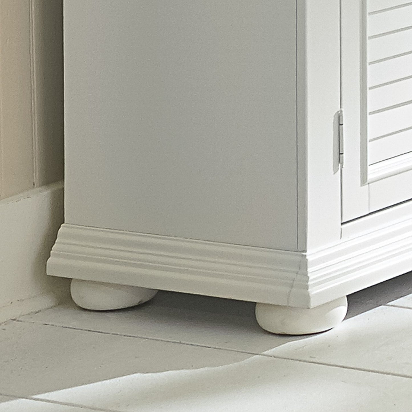 Summer House Oyster White Bedroom Collection