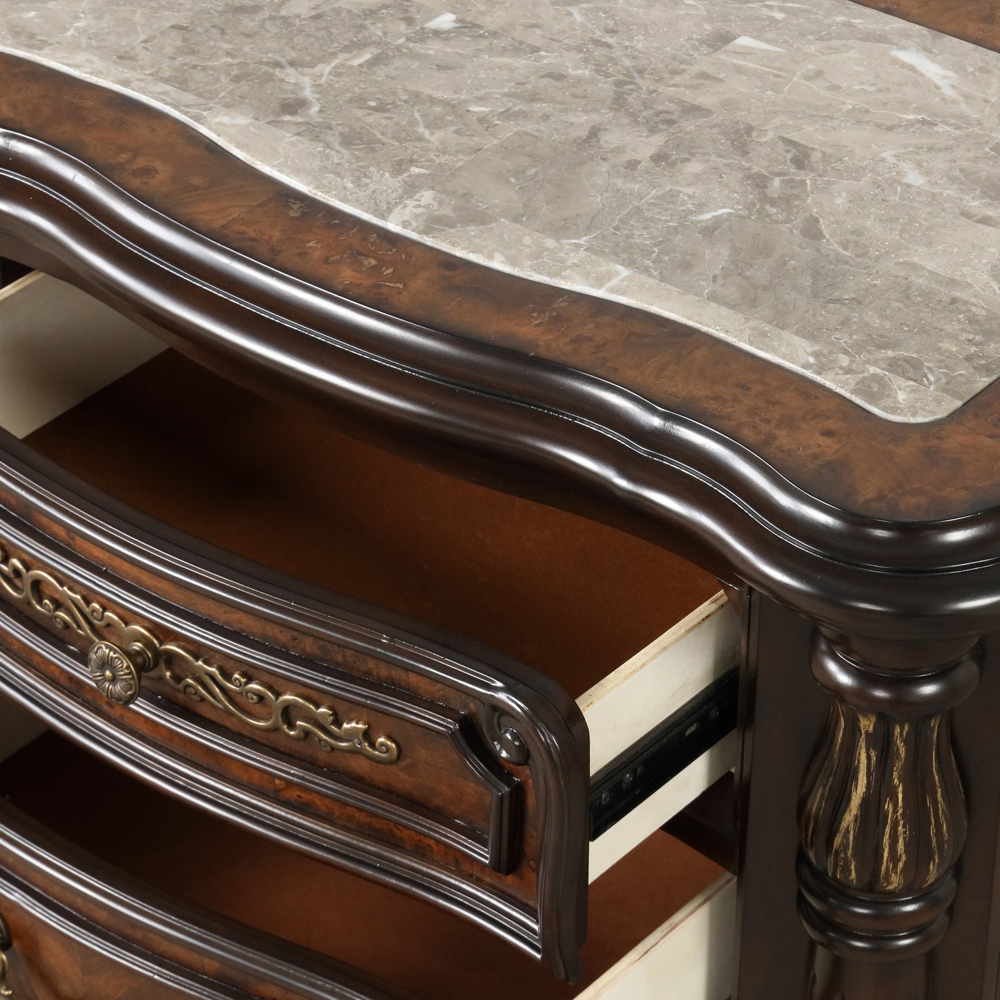 Bella Notte Mahogany 4 Pc King Bedroom Set