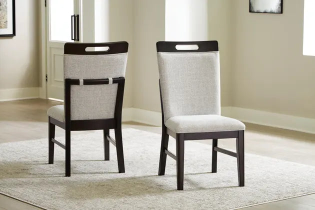 Neymorton Extendable Dining Room Set
