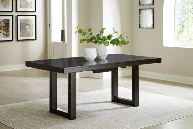 Neymorton Extendable Dining Room Set