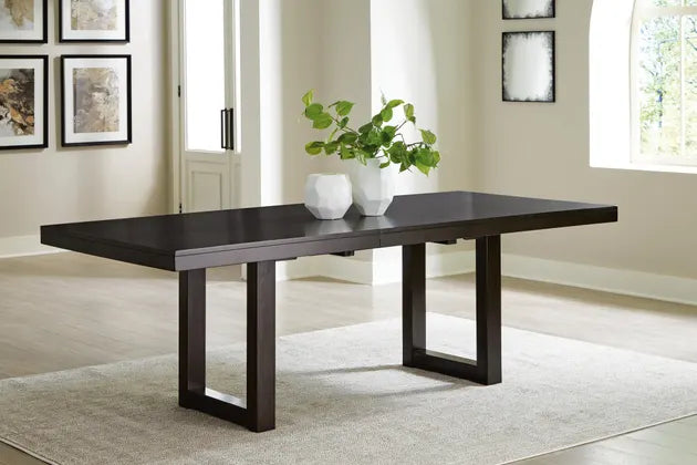 Neymorton Extendable Dining Room Set