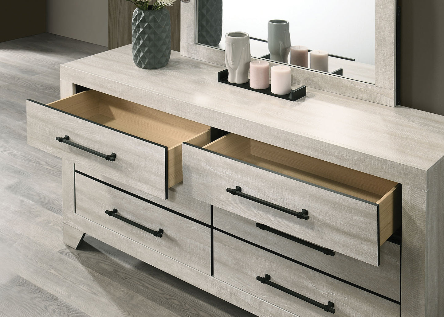 Dubuque Light Gray 4 Pc Bedroom Set