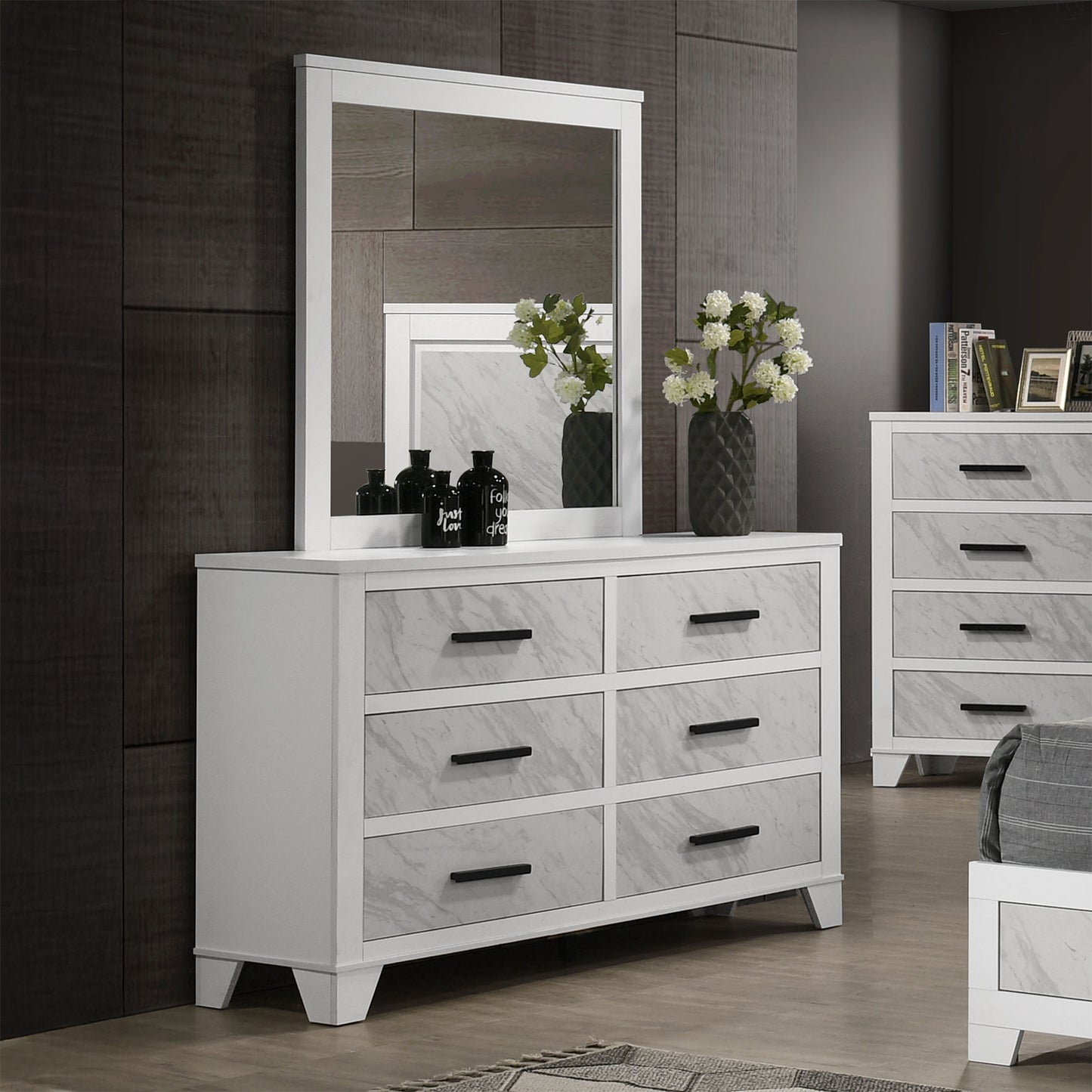 Darlene White 4 Pc Queen Bedroom Set