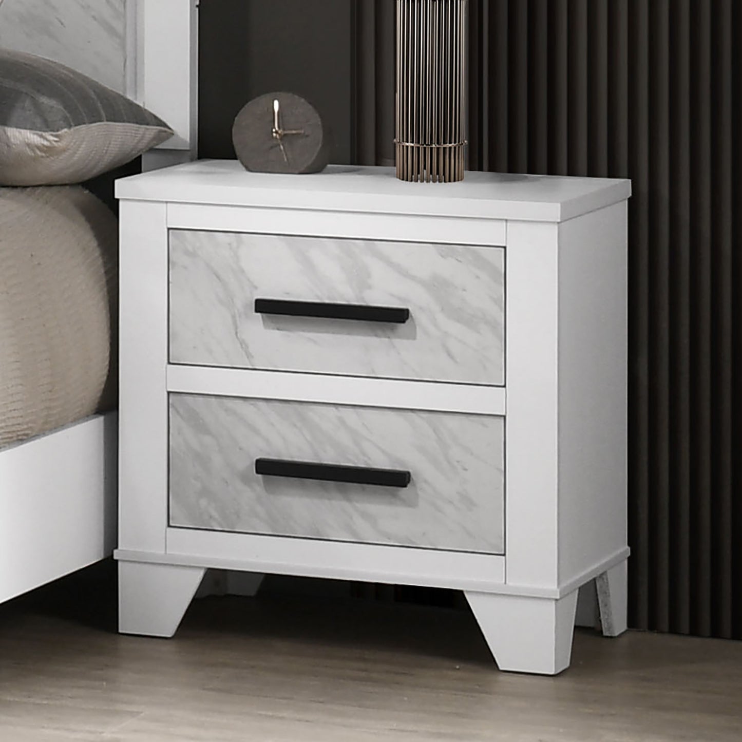 Darlene White Contemporary Bedroom Set