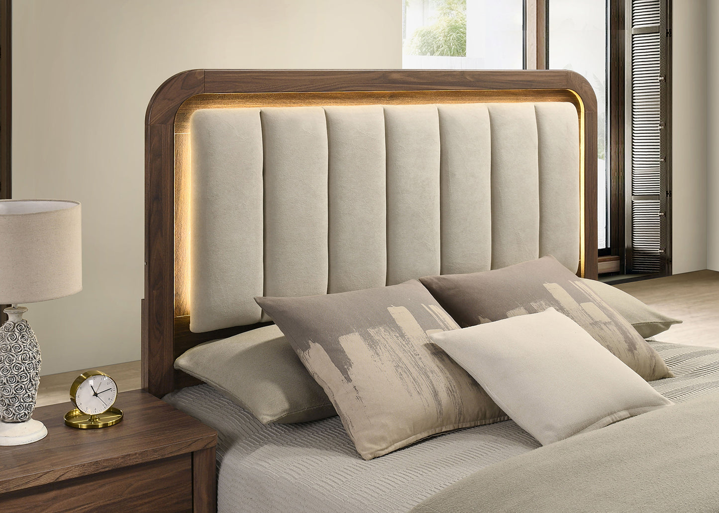 Hayward Mid Century Modern 4 Pc Bedroom Set