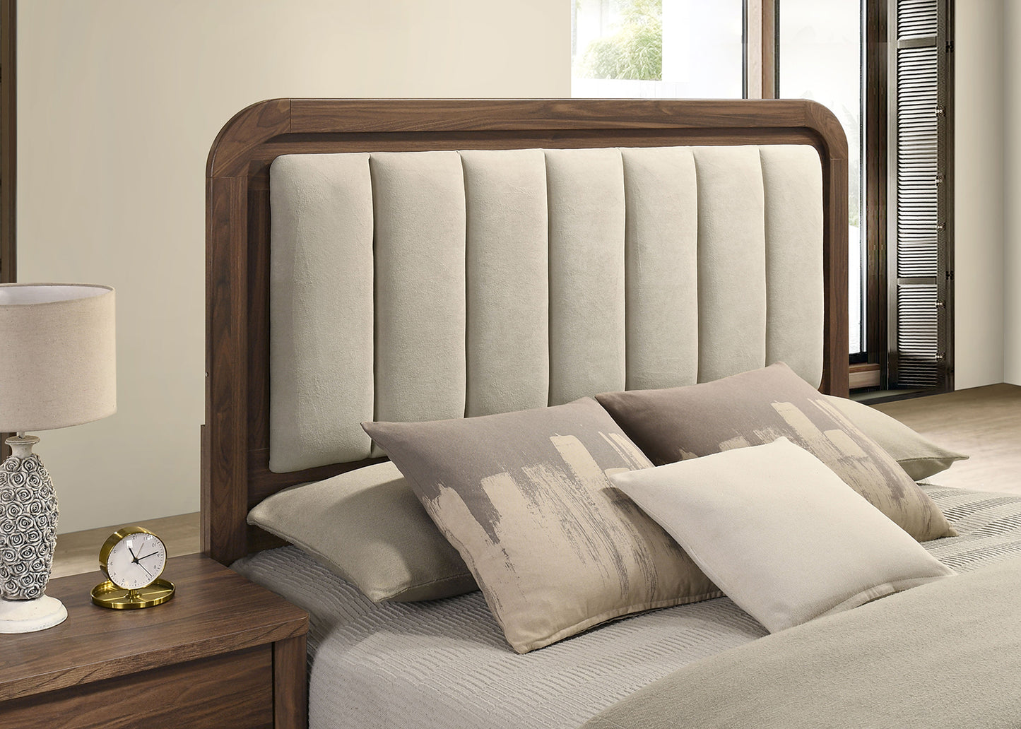 Hayward Mid Century Modern 4 Pc Bedroom Set