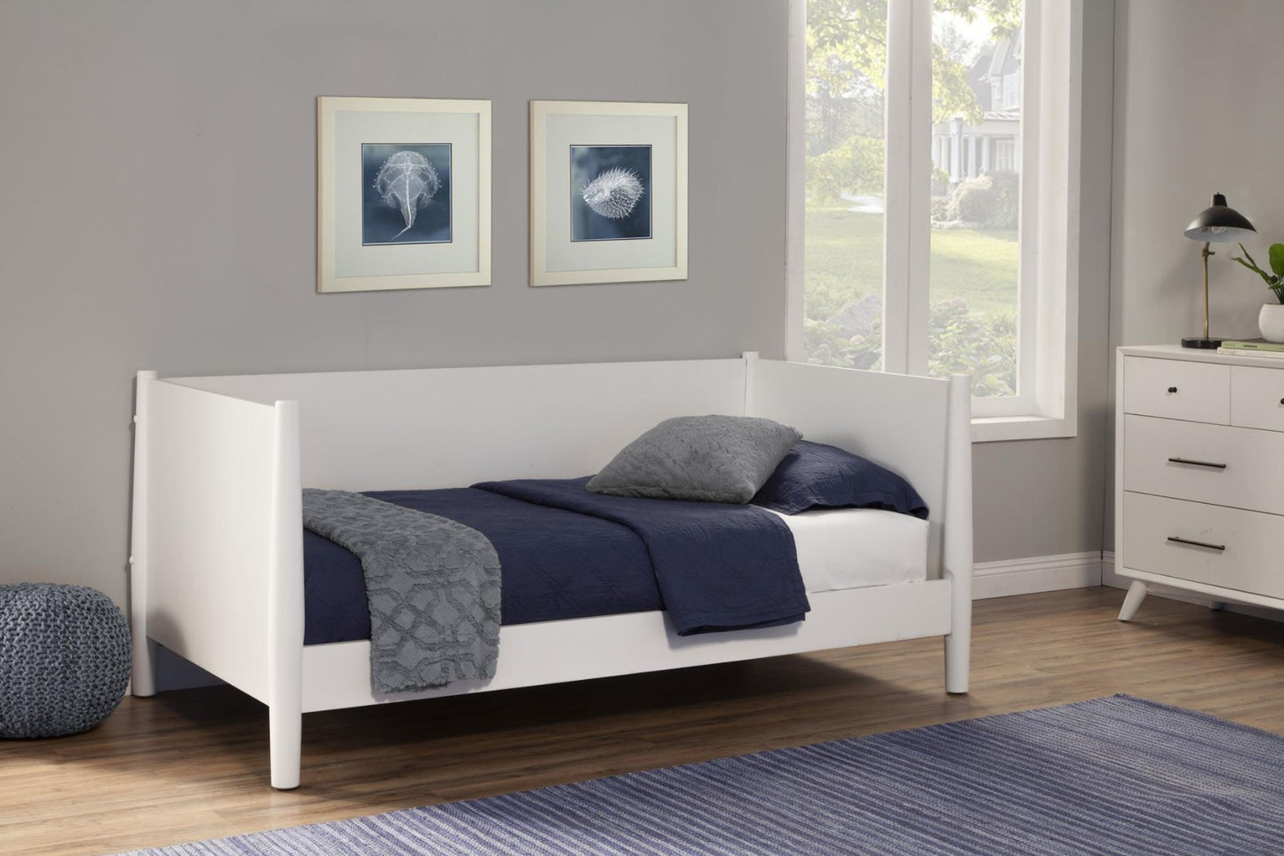 Flynn Twin Size Daybed - White Finish